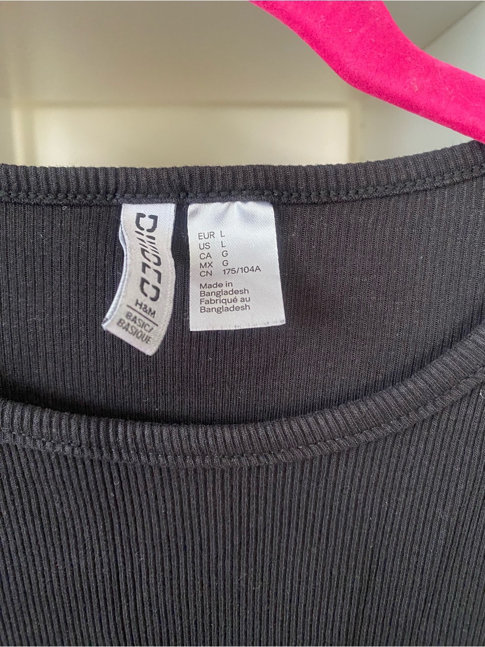 H&M Basic T-Shirt - Picture 2 of 3